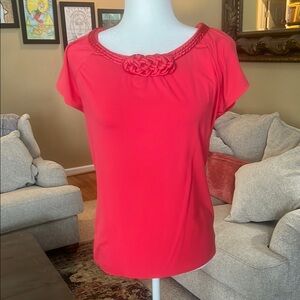 ANTONIO MELANI Coral Pink Cap Sleeve Blouse with Detailed Collar
Size Medium